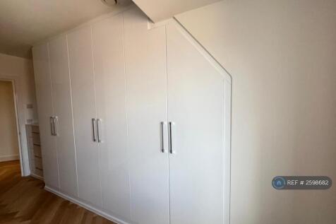 Master Bedroom (2)