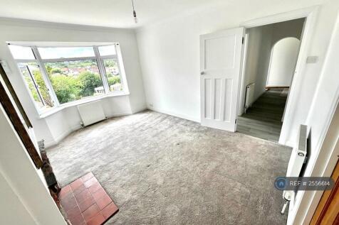 Lounge With Bay Window