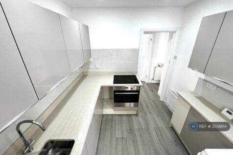 Kitchen With Integrated Hob/Oven