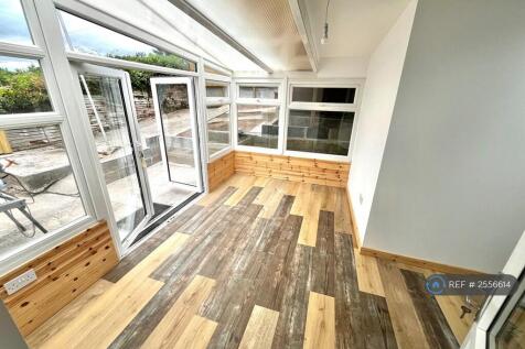 Conservatory/Dining Area