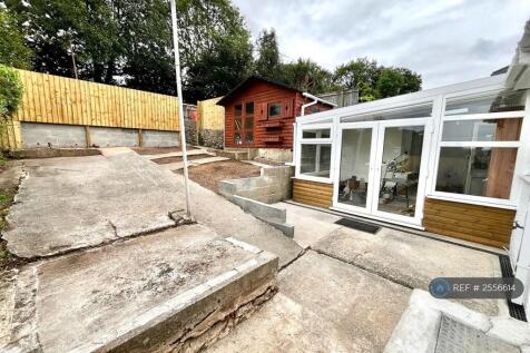Back Yard With Shed/Outbuilding