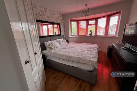 Master Bedroom (Walk In Wardrobe)
