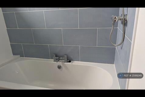 Large Bath With Mixer Tap