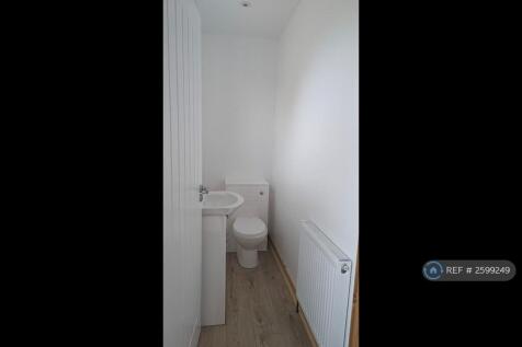 Upstairs Wc And Vanity