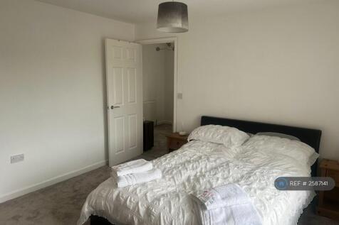 1st Double Bedroom 