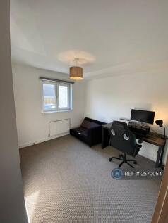 2nd Bedroom/ Office