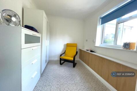 Bedroom 2 (Dressing Room)