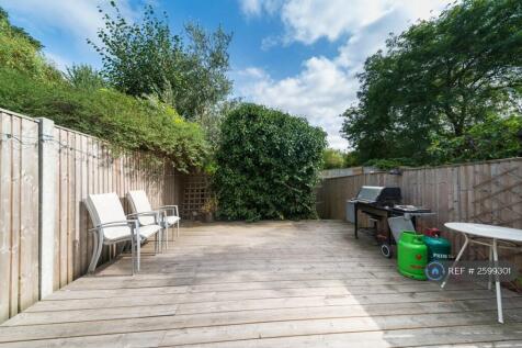 Decking &amp; Back Garden Pic 2