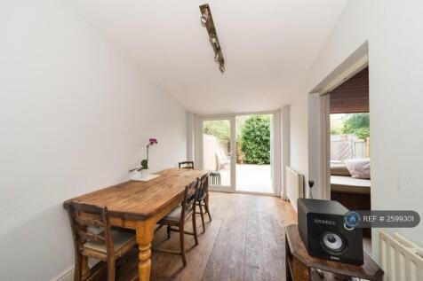 Diner With Garden Room