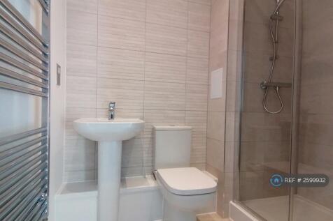 En Suite To Master Bedroom