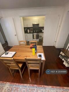 Lounge/Dining Area