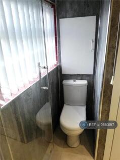 Pedestal Wc &amp; Storage