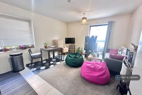 Living Room/Reception