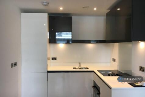 Fully Fitted Kitchen