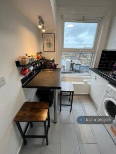 Kitchen/Breakfast Bar