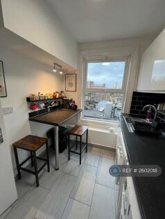 Kitchen/Breakfast Bar