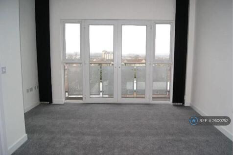 Lounge/Dining Area