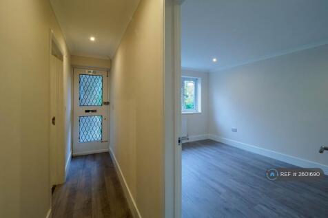 Entrance To Rear Bedroom
