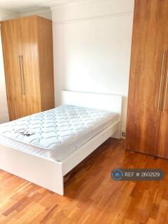 Master Bedroom 2 Wardrobes 