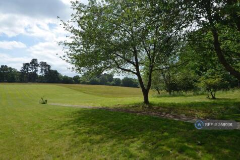 Set In 20 Acres Of Parkland