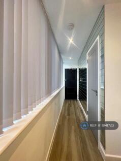 Hallway &amp; Airing Cupboard