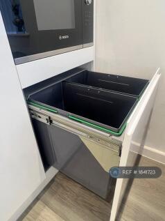 Waste/Recycle Bin