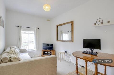 Living Room And Dining Room (1)
