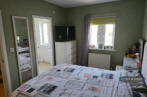 Front Bedroom With Ensuite