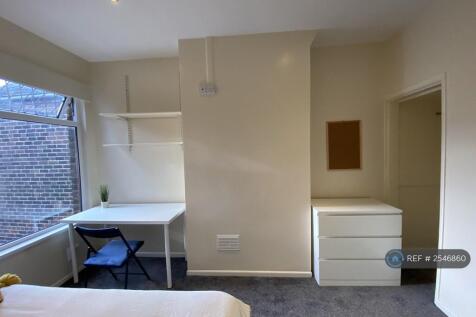 Bedroom 4 (1st Floor)