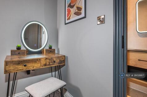 Dressing Station 