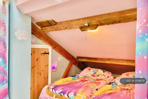 Princess Bedroom With 2 Beds