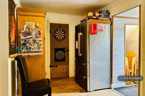 Entrance Hall.  American Fridge/Freezer. 