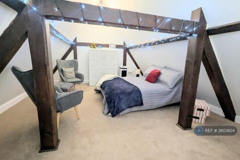 Maisonnette Bedroom/Study