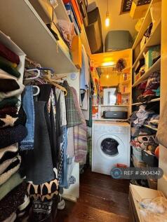 Dressing Room/Washing Machine