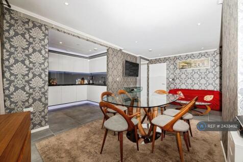 Living Room &#43; Kitchen