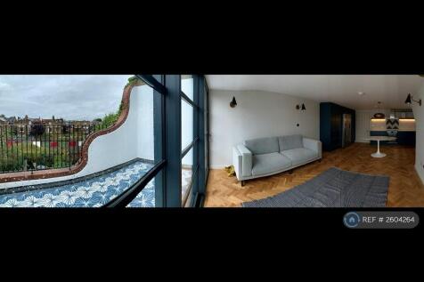 Living Room &amp; West Facing Terrace