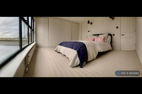 Master Bedroom With Sunset Roof Top Views