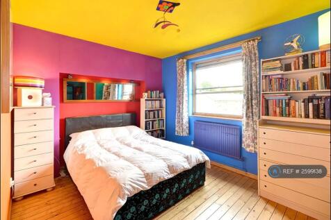 Bedroom (Bed Right)