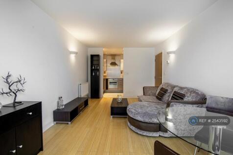 Living Room &amp; Kitchen