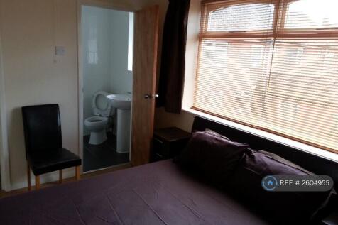 Bedroom 2/ En Suite Room