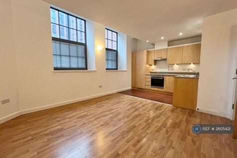 Kitchen / Living Area