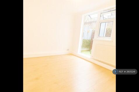 Second Double Bedroom With Access To Rear Garden