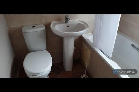 1st Floor Bathroom