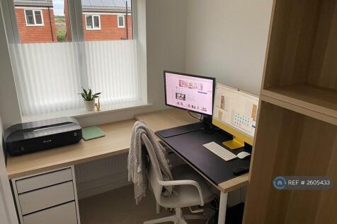 Bedroom 3/Study