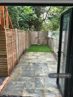 Bifold&#39;s To Garden 