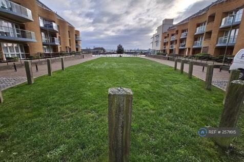 Lymington Shores