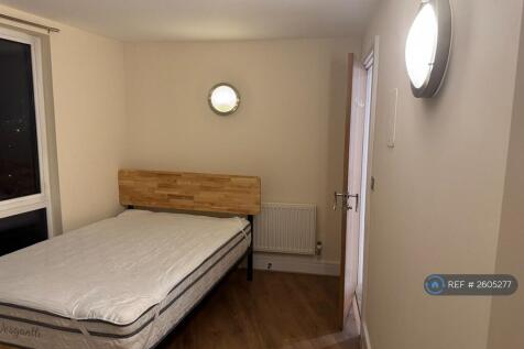 Ensuite Bedroom 1