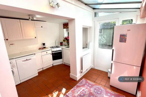 Kitchen / Diner &#43; Back Door To Rear Patio Garden
