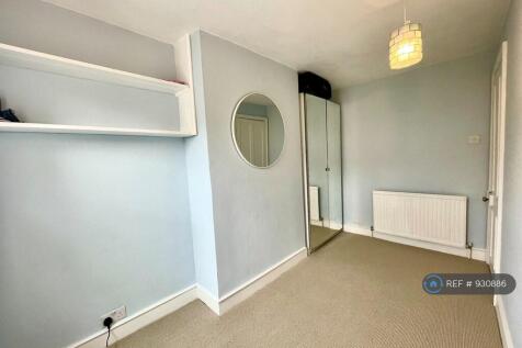 Second Bedroom, South Facing