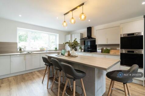 Fully Equipped Brand New Large Kitchen